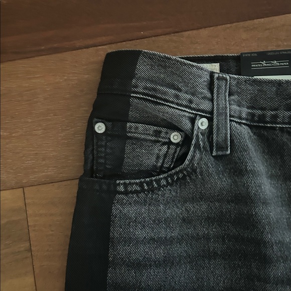 Levi's “Baggy Dad” Black and Gray Loose Fitting Barrel Relaxed Jeans - NWT - Picture 7 of 15